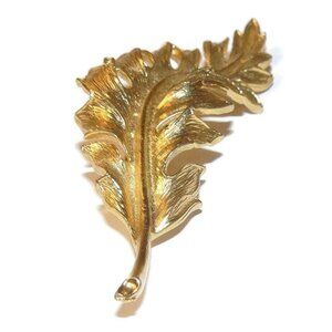 Coro‎ Leaf Shape Brooch